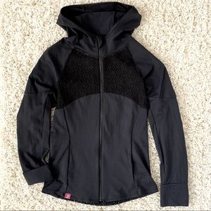 Schriffen Lace Fitness Jacket